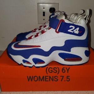 SIZE 6Y (GS)-  NIKE AIR GRIFFEY MAX 1 GS. PRE-OWNED WITH BOX. GS 6Y =WOMENS 7.5